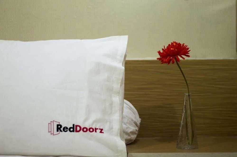 ***  Hotel Reddoorz @ Nakula Seminyak Kuta Lombok Indonesia